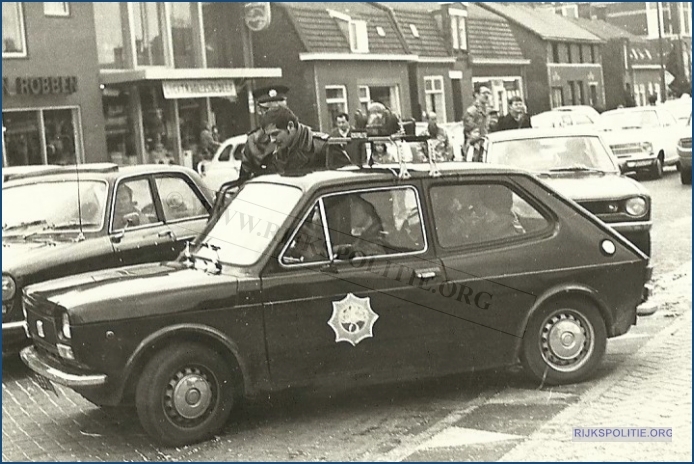 VRTG KSA Fiat 127 VFT102 Udenhout lvb (2) bw (7V)wm