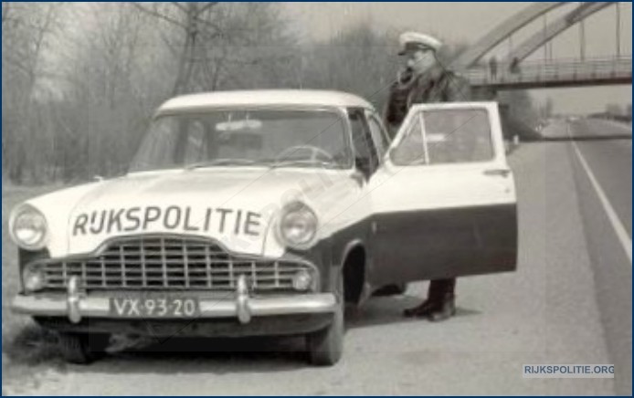 VRTG 45 60 VSA 1957 Ford Zephyr VX 93 20 bw (7V)W