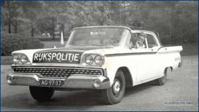 VRTG 45 60 VSA 1959 Ford Fairlane AG 97 37''bw (7V)W