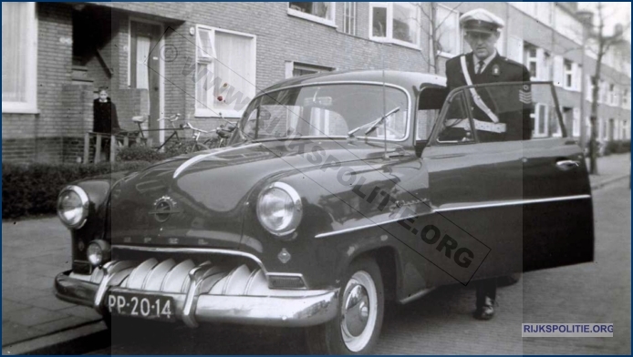 VRTG 45 60 VSA Opel Olympia Rekord 1953 WiebeBaron044 bw (7V)W