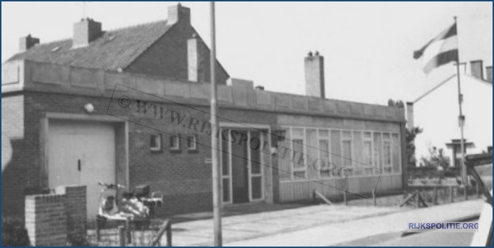 GRP Drunen Groeps  en Rayonbureau Prins Bernhardstraat 9 te Drunen bw (7V)WM