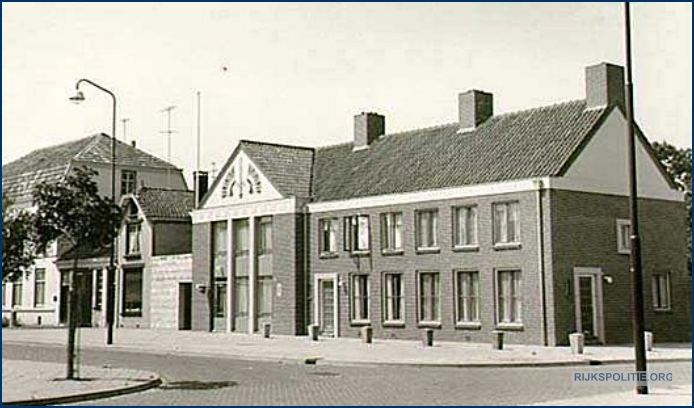 Politiebureau Bladel bw (7V)