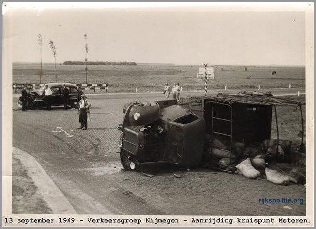 RPVKG Nijmegen henk-kuit 1949 09 13 kruispunt meteren(7V)