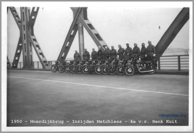 RPVKG Nijmegen henk-kuit 1950 moerdijkbrug inrijden matchless(7V)