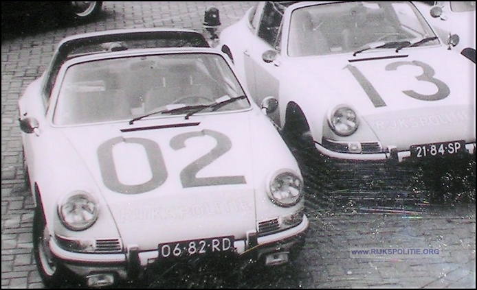 Porsche 911 12.02 71 06 82 RDs (2) bw(7V)