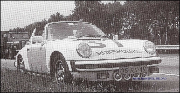 Porsche 911 12.37 77 05 RN 49 jdw bw(7V)