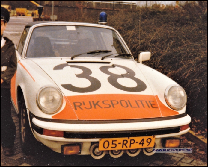 Porsche 911 12.38 77 05 RP 49 Fotoboek pfg (2) bw(7V)