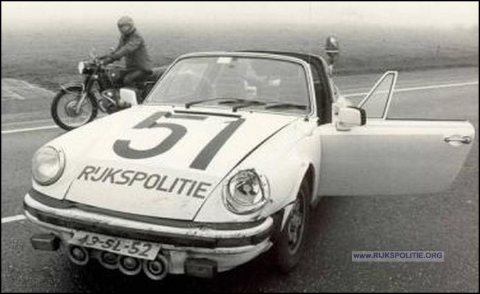 Porsche 911 12.51 77 43 SL 52 (2) bw(7V)