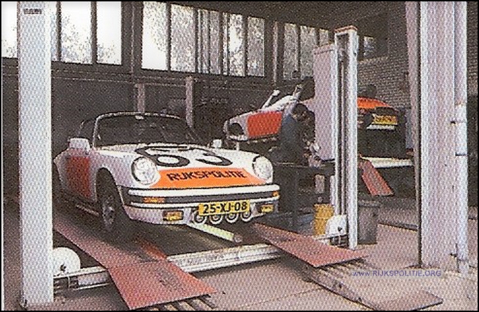 Porsche 911 12.63 78 25 XJ 08 jdw (3) bw(7V)