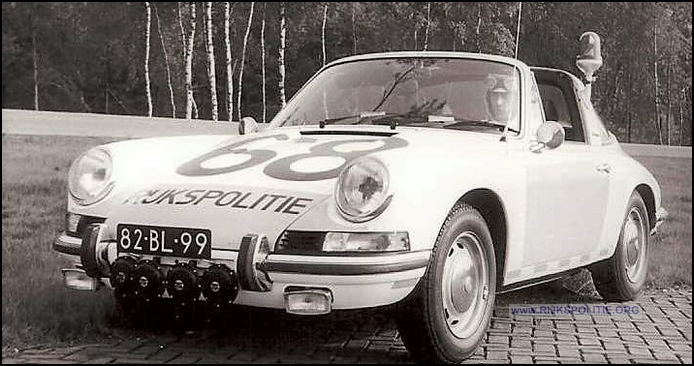 Porsche 911 12.68 74 82 BL 99a (2) bw(7V)