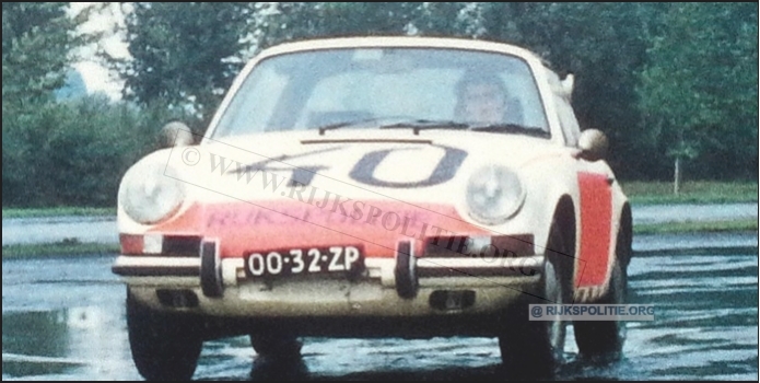 Porsche 911 12.40 73 00 32 ZP Archief Zandvoort Jan de Weerdt (2)  bw(7V)