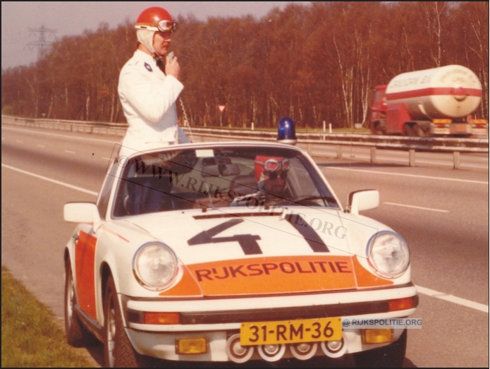 Porsche 911 12.41 77 31 RM 36 Fotoboek pdg  bw(7V)