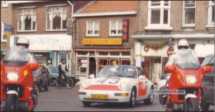 Porsche 911 12.43 92 DS HG 98 az Trouw  bw(7V)