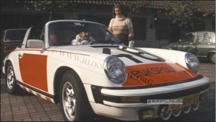 Porsche 911 12.46 77 85 RM 17  bw(7V)