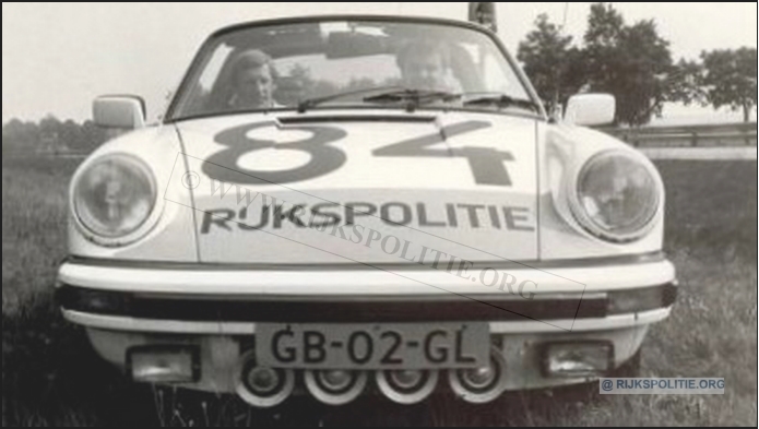 Porsche 911 12.84 80 GB 02 GL aorg  bw(7V)