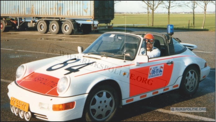 Porsche 911 12.84 90 YX 33 YX  th (3)  bw(7V)