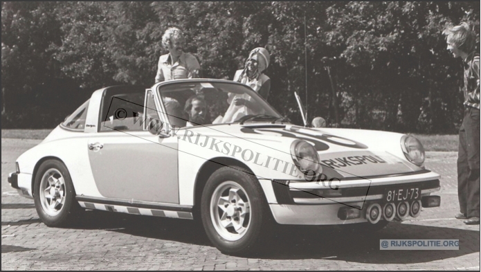 Porsche 911 12.86 75 81 EJ 73 re 1976  bw(7V)