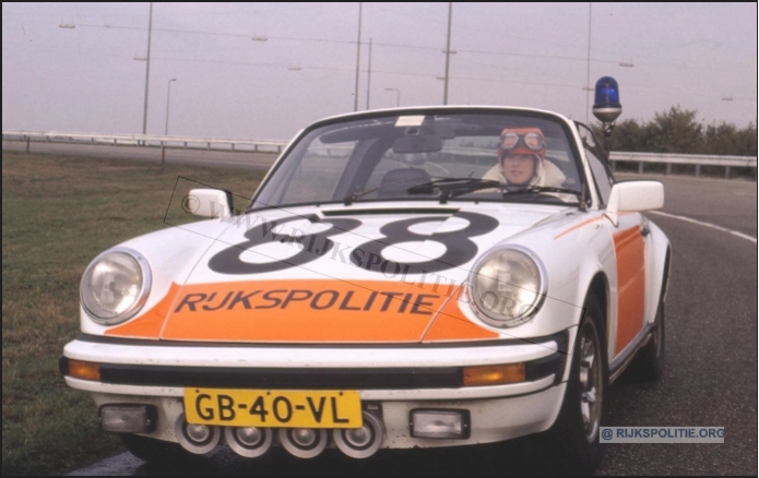 Porsche 911 12.88 80 GB 40 VL scannen0014 (7)  bw(7V)