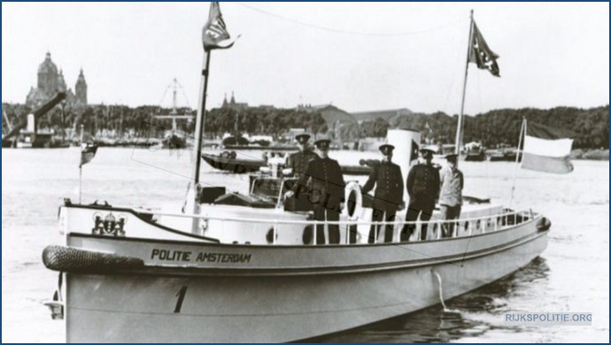 RPtW Vaartuigen RP71 1 RP16 4 Amsterdam Zandstra 1  bw (7V)