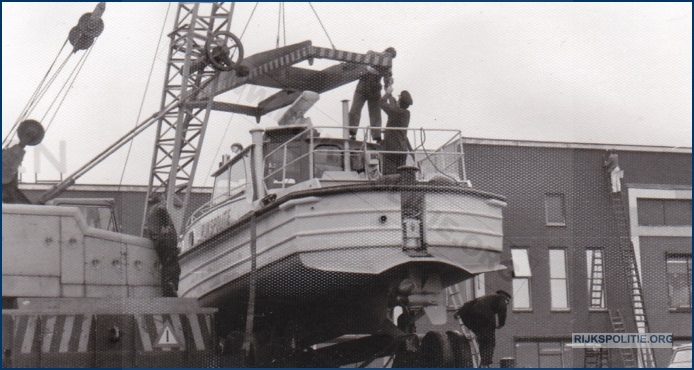 RPtW Boot RP44 3 v Rooy hijs 03  bw (7V)WM